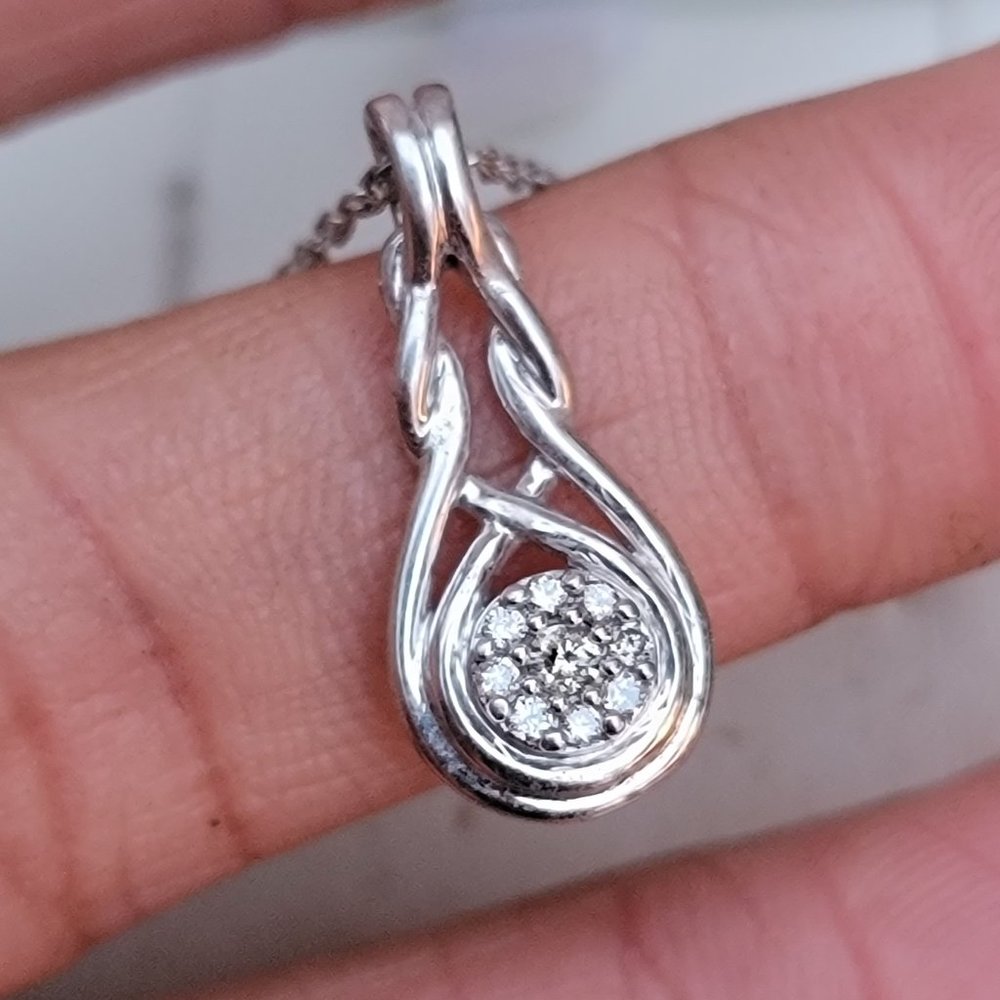 Vintage New in box Diamond Center 925 sterling silver diamond knot necklace